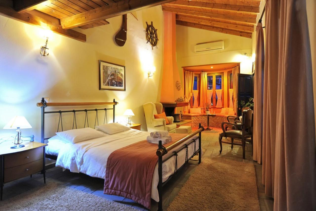 Ganimede Hotel, Galaxidi Exterior foto